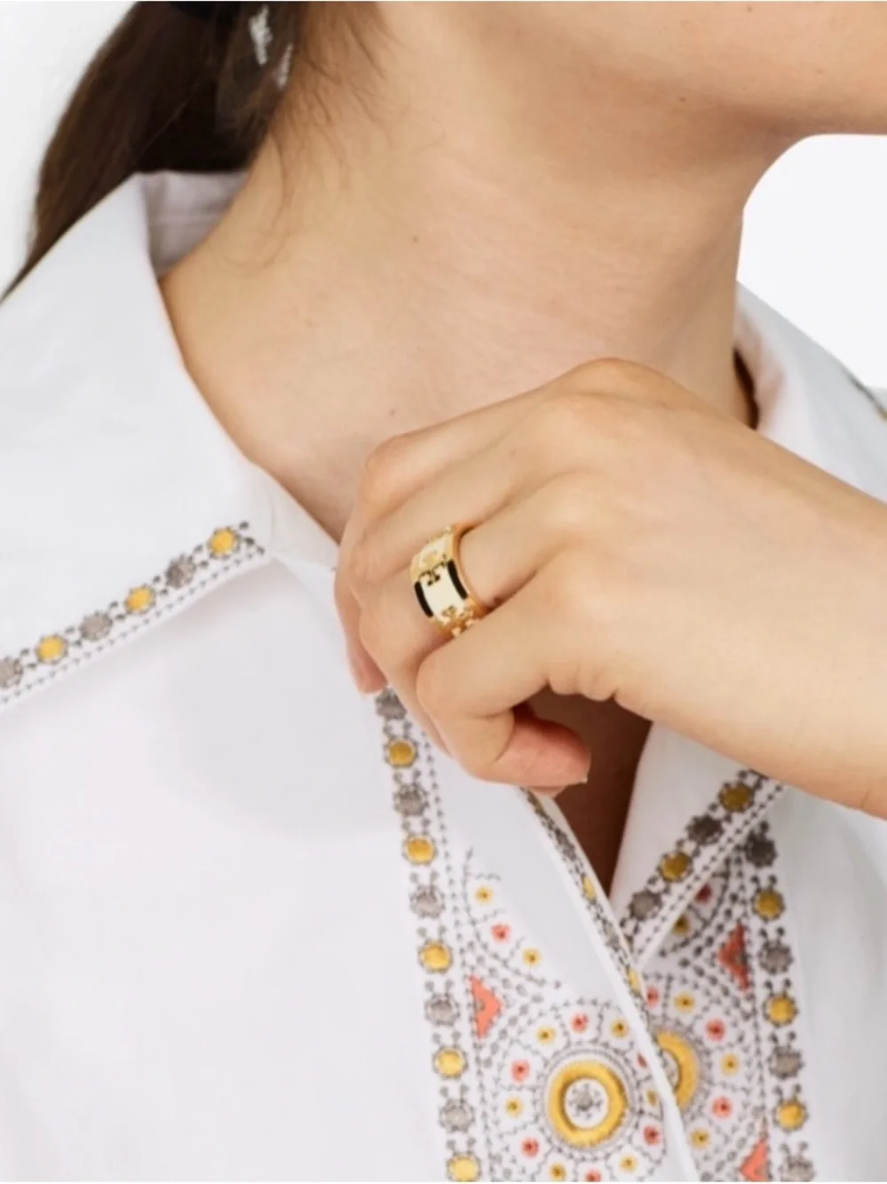 NWT~TORY BURCH~Enameled Raised Logo Ring, Gold/New Ivory